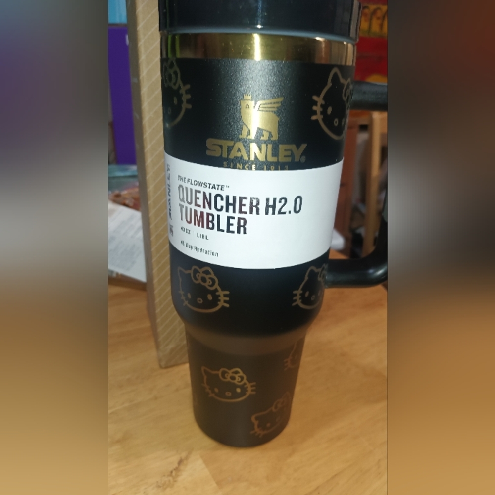 Hello Kitty Stanley Black and Gold QUENCHER H2.0 40 Oz Tumbler